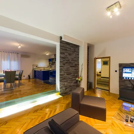 Holiday Home Vila Luna Vikendica