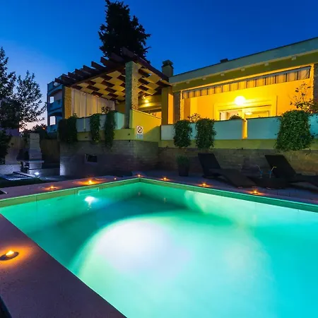 Holiday Home Vila Luna Vikendica