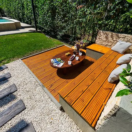 Holiday Home Vila Luna