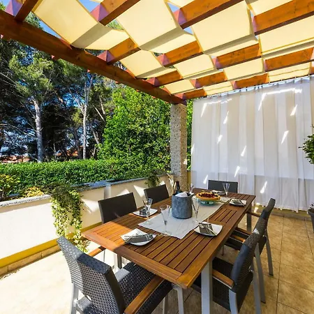 Holiday Vila Luna بيت للعطل
