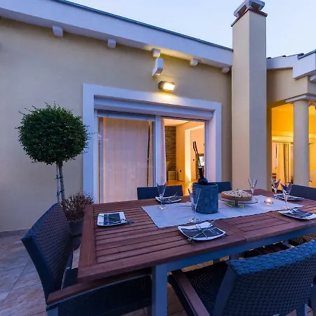 Casa vacanze Holiday Vila Luna *